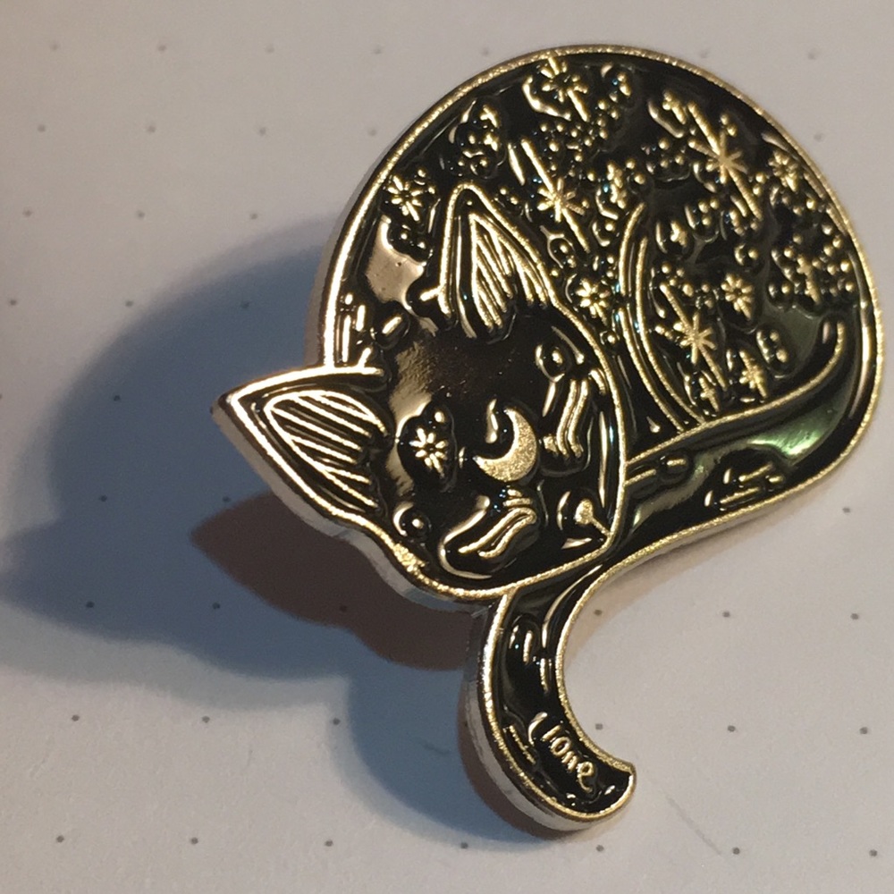 Sleeping Stars Cat black enamel metal Luna pin NiB